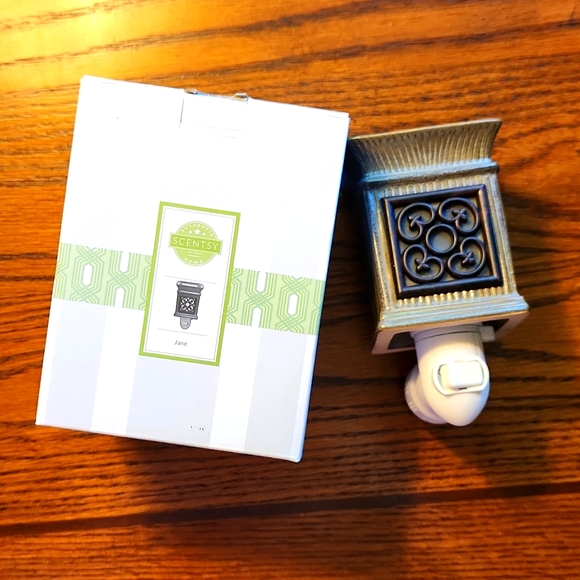 Scentsy Other Scentsy Jane Plugin Warmer Poshmark